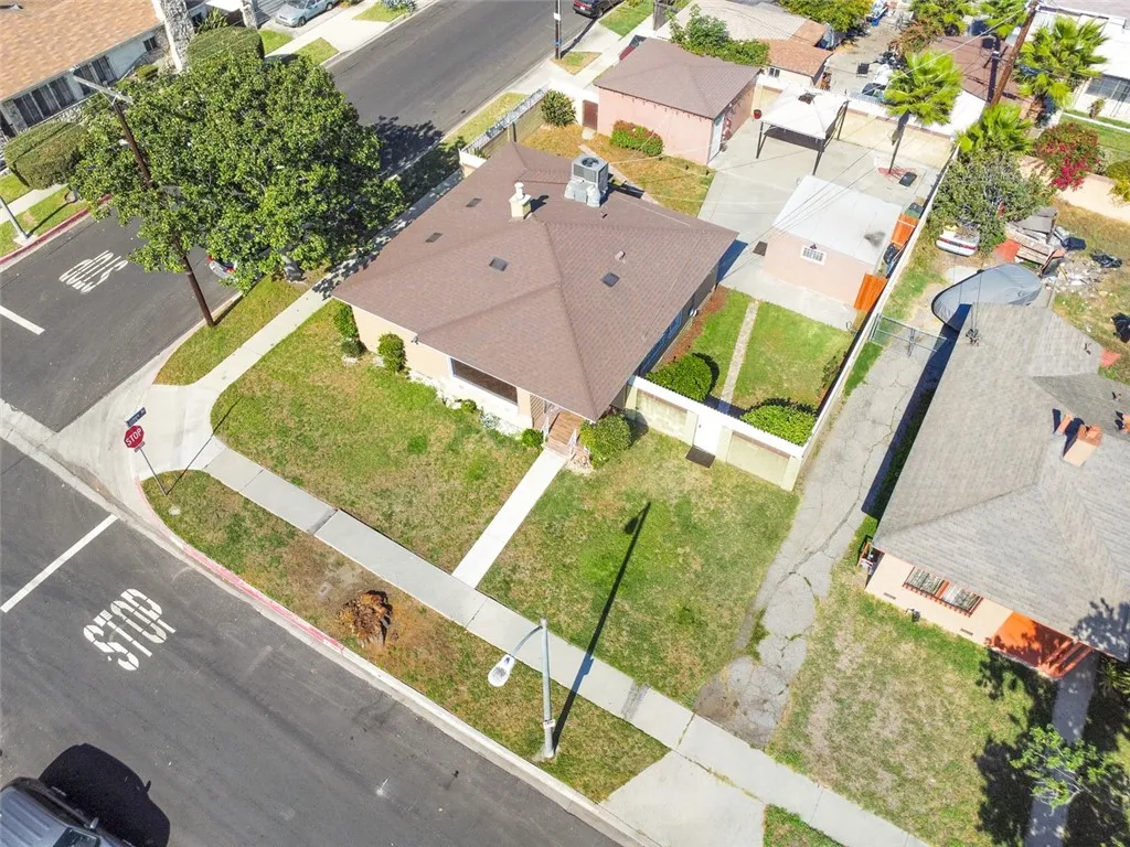 1301 E 106th, Los Angeles, California 90002 home-pic-21